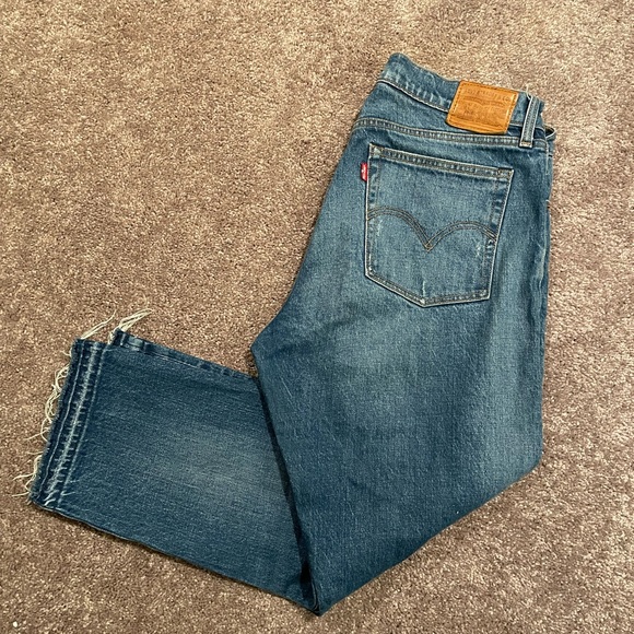 Levi Distressed Jeans - Picture 5 of 5